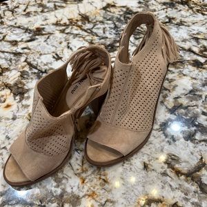 Gianni Bini Nude Heels